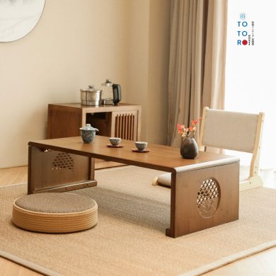 Bàn trà bệt trong trà thất Nhật Bản