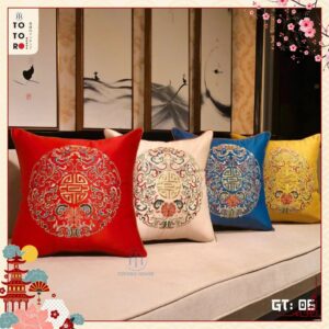 Gối Tân Cổ Điển, Thêu Họa Tiết Cung Đình